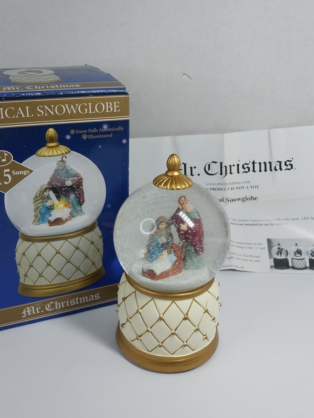 Mr. Christmas Musical Snow Globe Nativity Manger Scene  Songs Jesus 2009 Mary